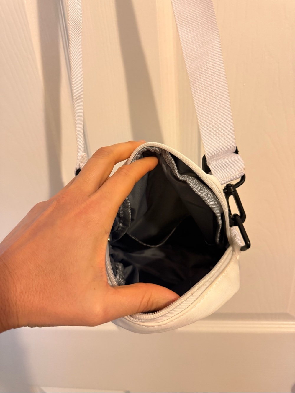 SHEIN White Ghost Crossbody Bag - Picture 6 of 7